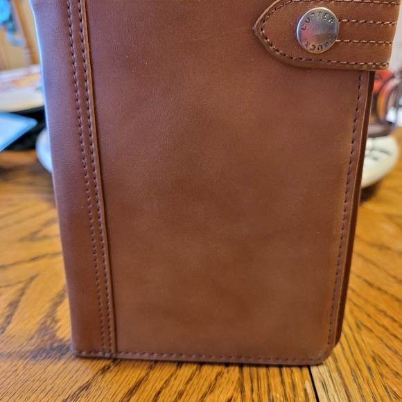 Cutter & Buck passport wallet - Picture 4 of 9